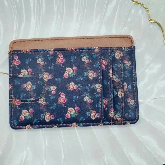 Chic Floral Card RFID-Blocking Faux Leather Wallet - Picture 6 of 6